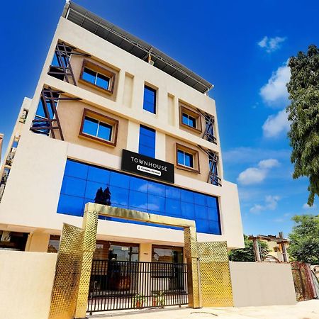 Super Townhouse Hoshangabad Road Near Aashima Mall Samarda Kaliāsot Extérieur photo