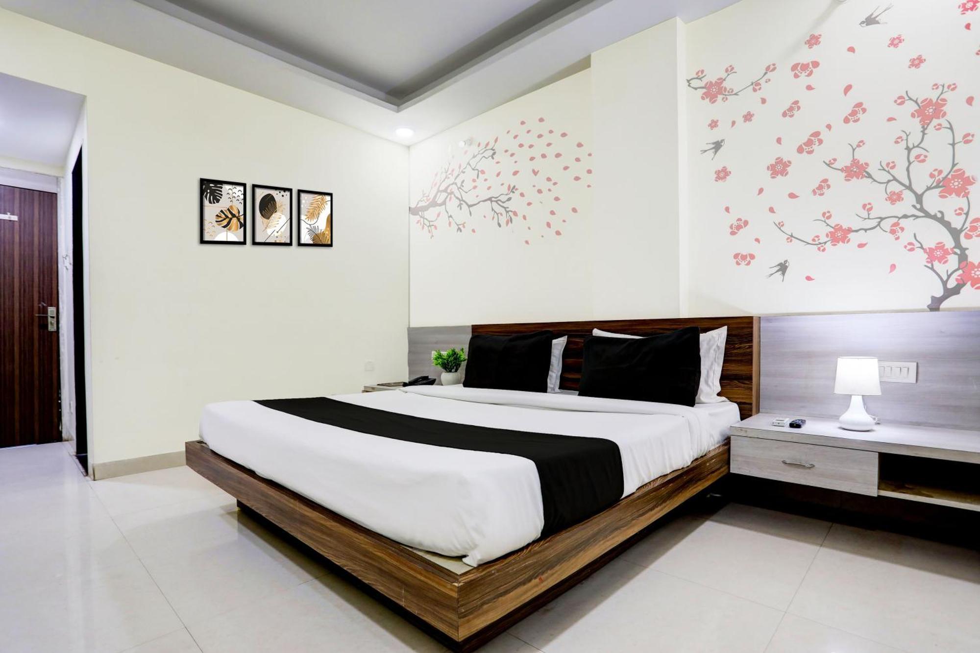 Super Townhouse Hoshangabad Road Near Aashima Mall Samarda Kaliāsot Extérieur photo
