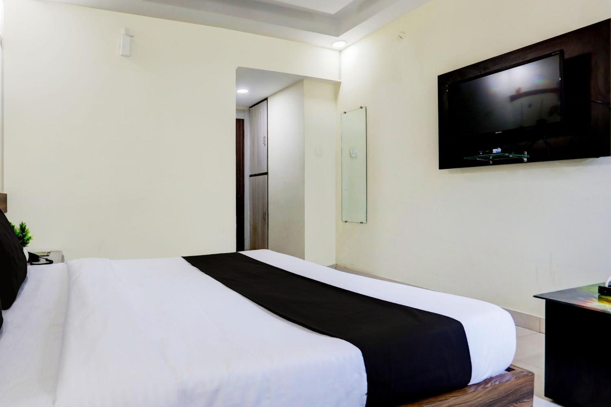 Super Townhouse Hoshangabad Road Near Aashima Mall Samarda Kaliāsot Extérieur photo