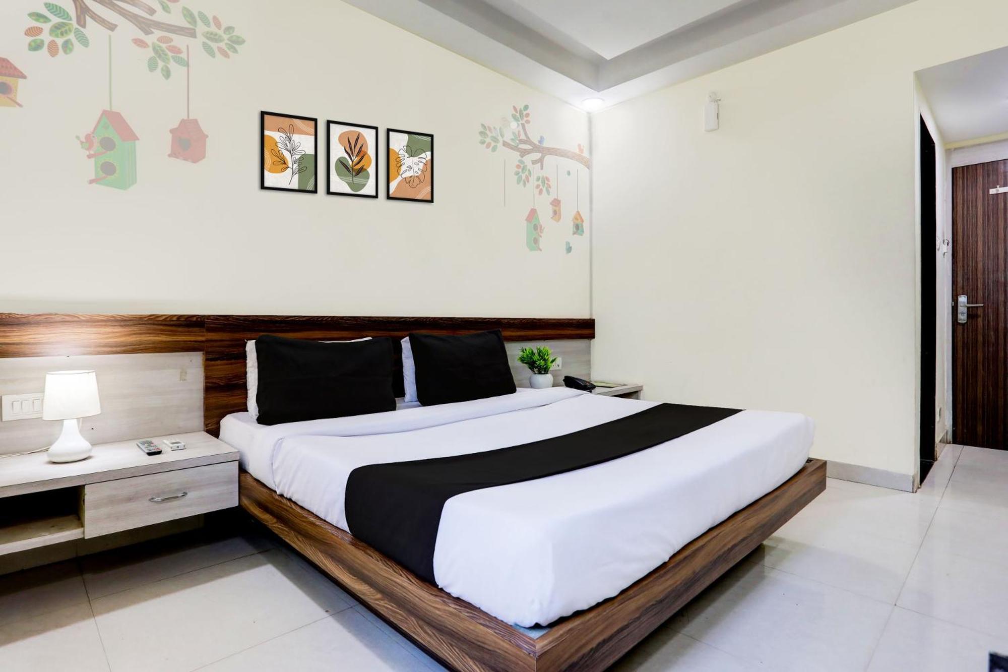 Super Townhouse Hoshangabad Road Near Aashima Mall Samarda Kaliāsot Extérieur photo