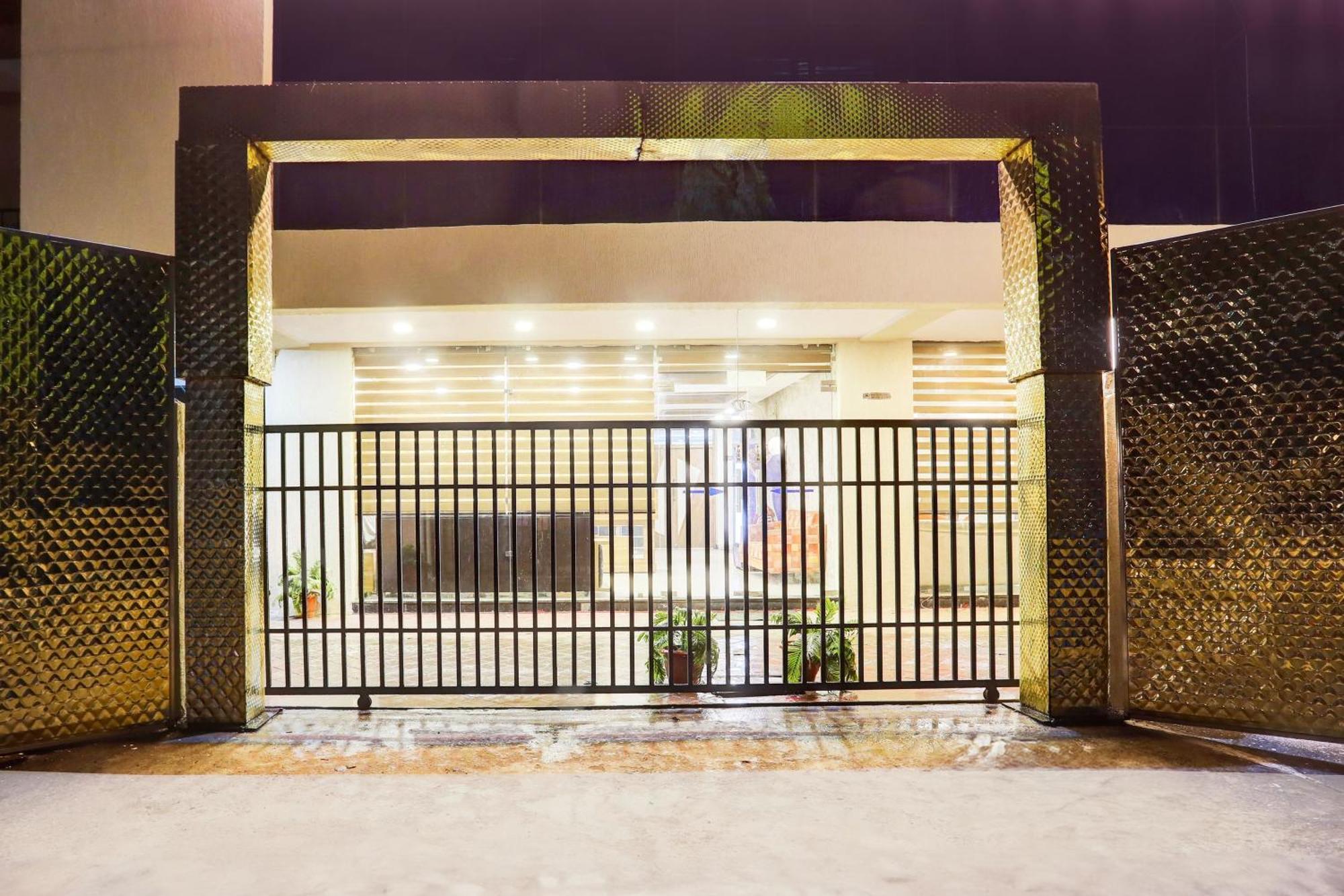 Super Townhouse Hoshangabad Road Near Aashima Mall Samarda Kaliāsot Extérieur photo