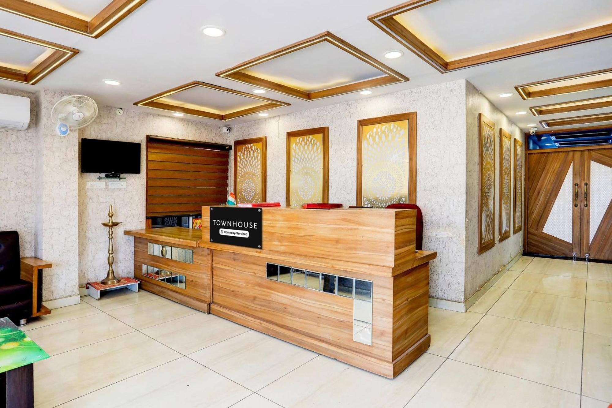 Super Townhouse Hoshangabad Road Near Aashima Mall Samarda Kaliāsot Extérieur photo