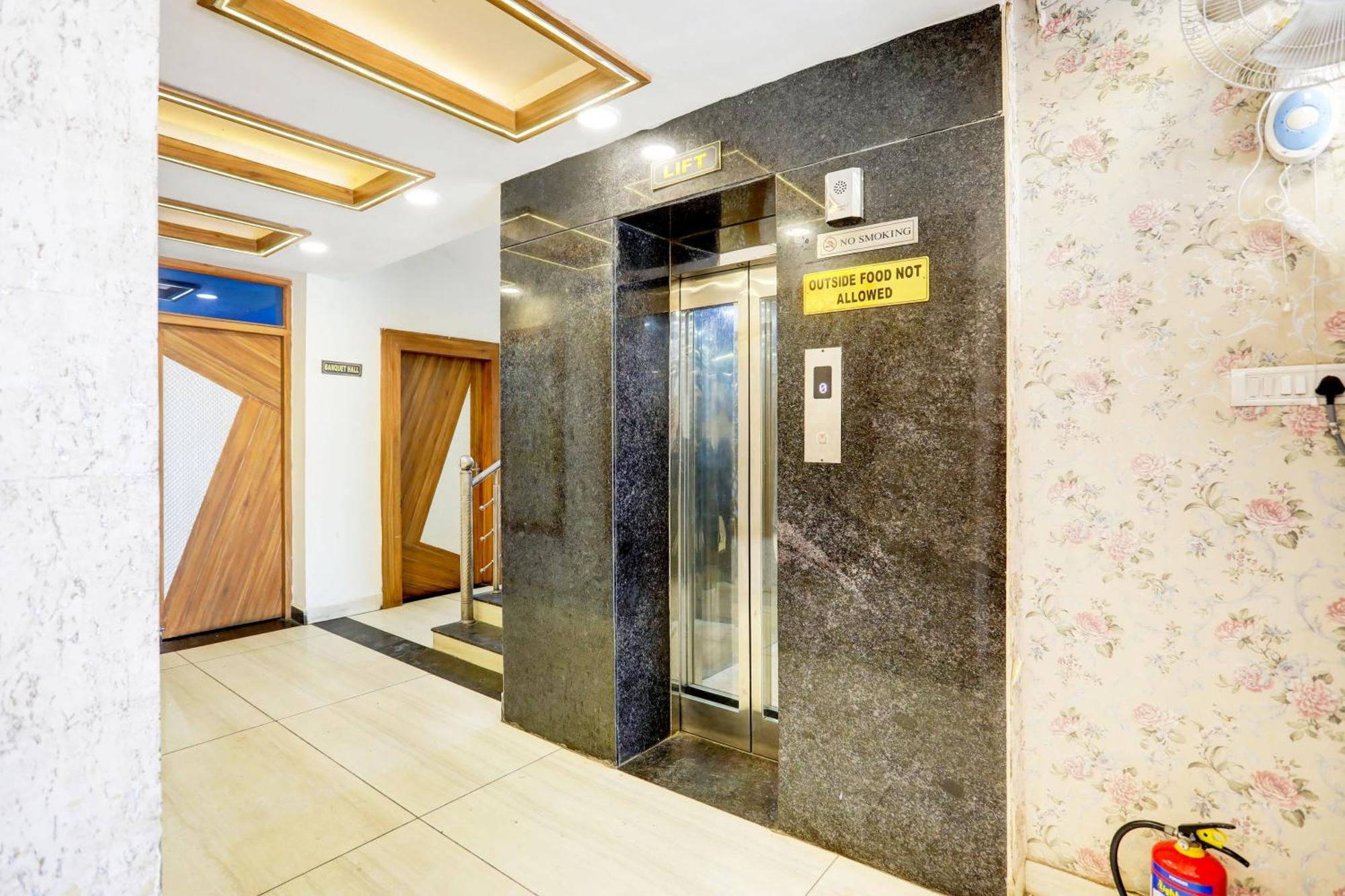 Super Townhouse Hoshangabad Road Near Aashima Mall Samarda Kaliāsot Extérieur photo